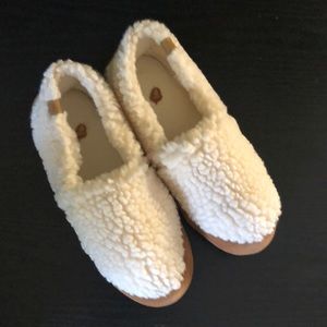 Acorns faus sherpa slippers womens 8-9 loafer slip-on cream brown